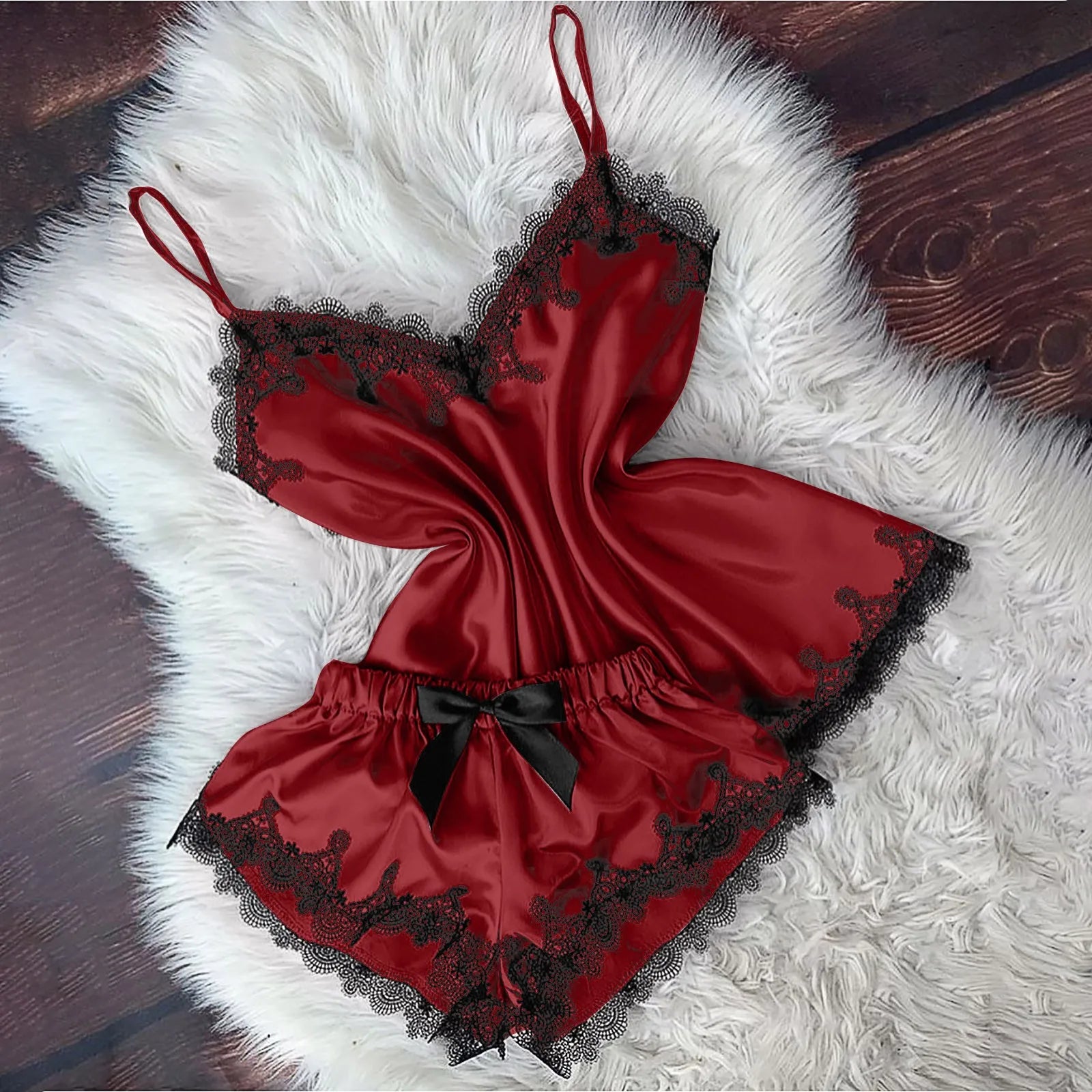 Elegant Velvet Pajama Set for Women – V-Neck Camisole and Shorts Sleepwear 0