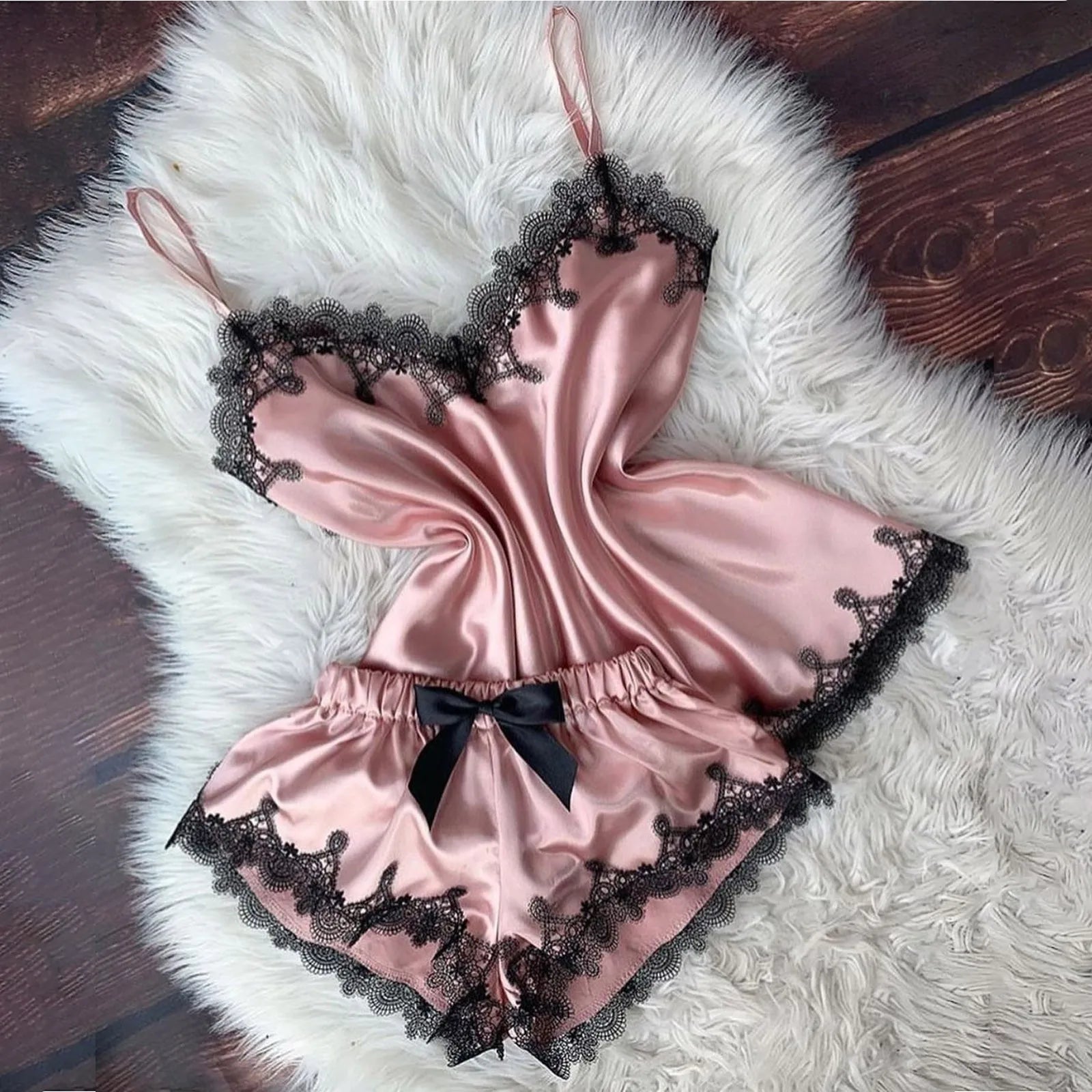 Elegant Velvet Pajama Set for Women – V-Neck Camisole and Shorts Sleepwear 1
