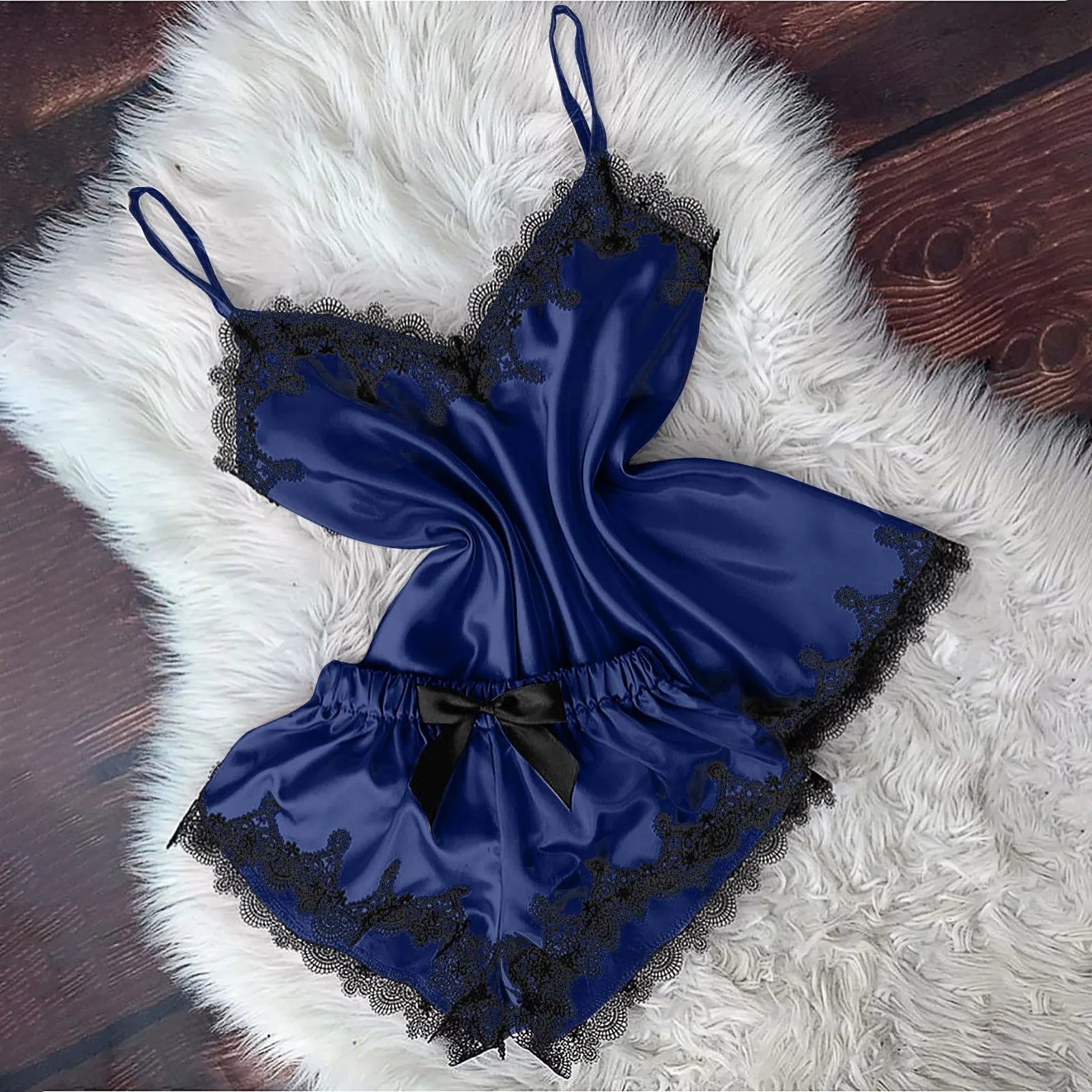 Elegant Velvet Pajama Set for Women – V-Neck Camisole and Shorts Sleepwear 2